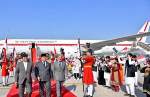 Perdana Menteri dan Presiden Pakistan Jemput Langsung Presiden Prabowo di Bandara Islamabad