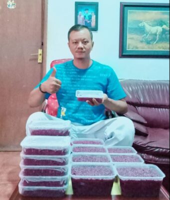 Dari Dapur Sawangan, Aswin Rizky Akbar Bertahan dengan Tape Ketan Item
